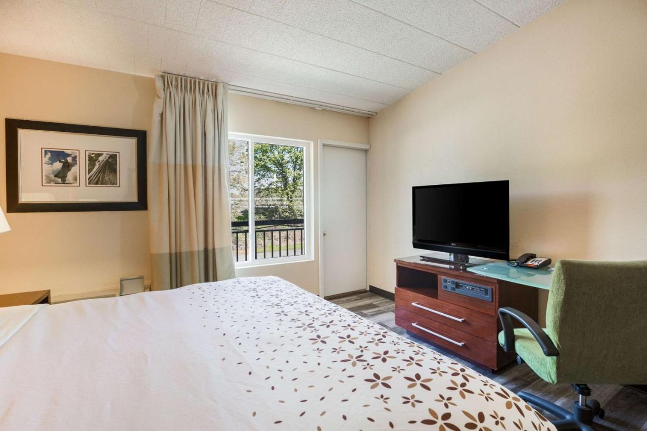 Fairmount Inn & Suites - Stroudsburg, Poconos Delaware Water Gap Dış mekan fotoğraf